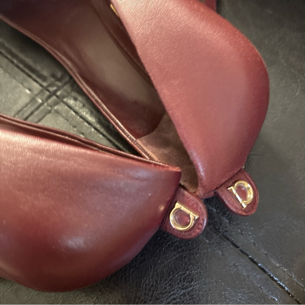 Ferragamo Judy Leather Pump Women's. Size # 7 - Picture 4 of 15